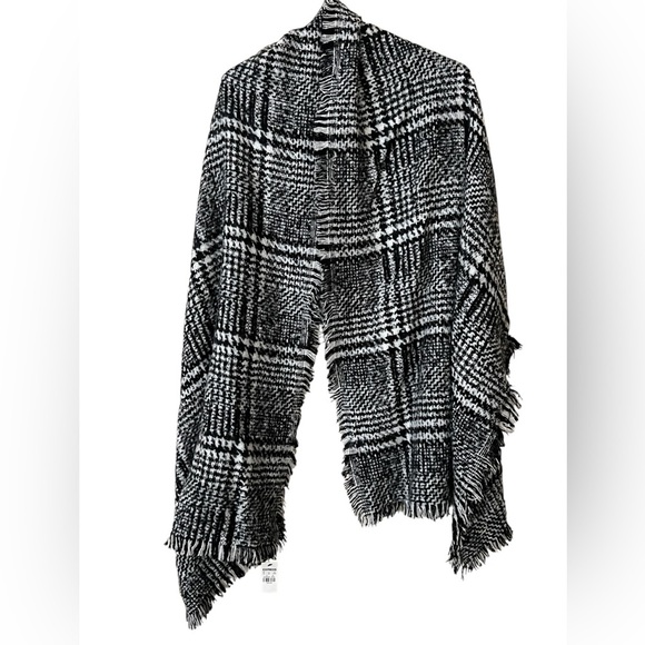 Express NWT black and white houndstooth plaid oversized blanket scarf wrap - Picture 2 of 7